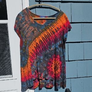Vibrant Tie-Dye Short Sleeve Top